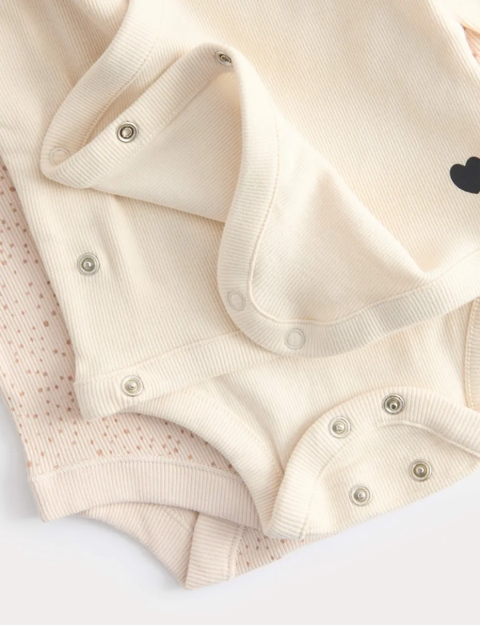 5 Pack Pure Cotton Heart Ribbed Bodysuits (6½lbs-3 Yrs)