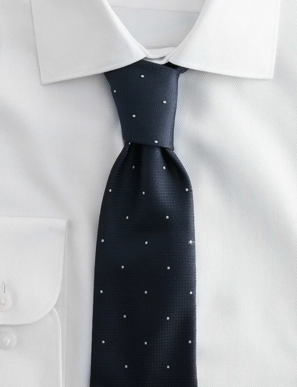 2 Piece Slim Fit Easy Iron Shirt & Tie Set