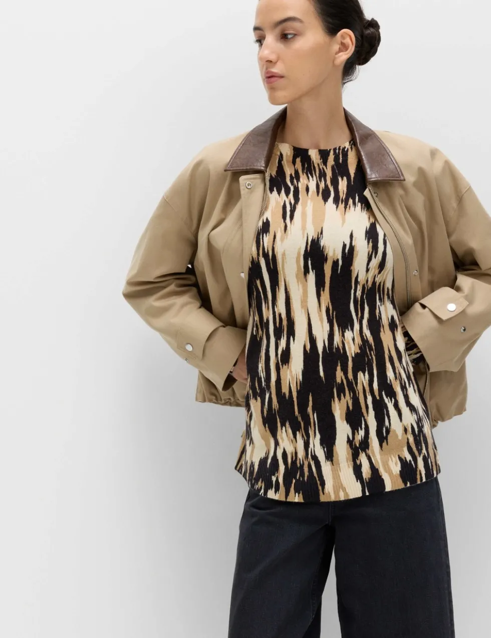 Abstract Pattern Supersoft Jumper