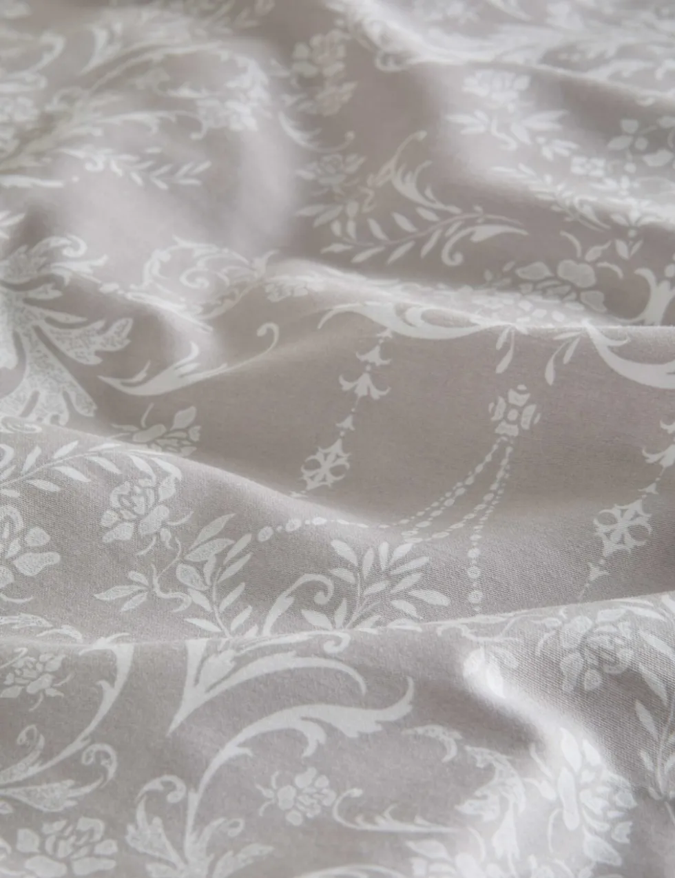 Aida-Alouette Damask Sateen Bedding Set