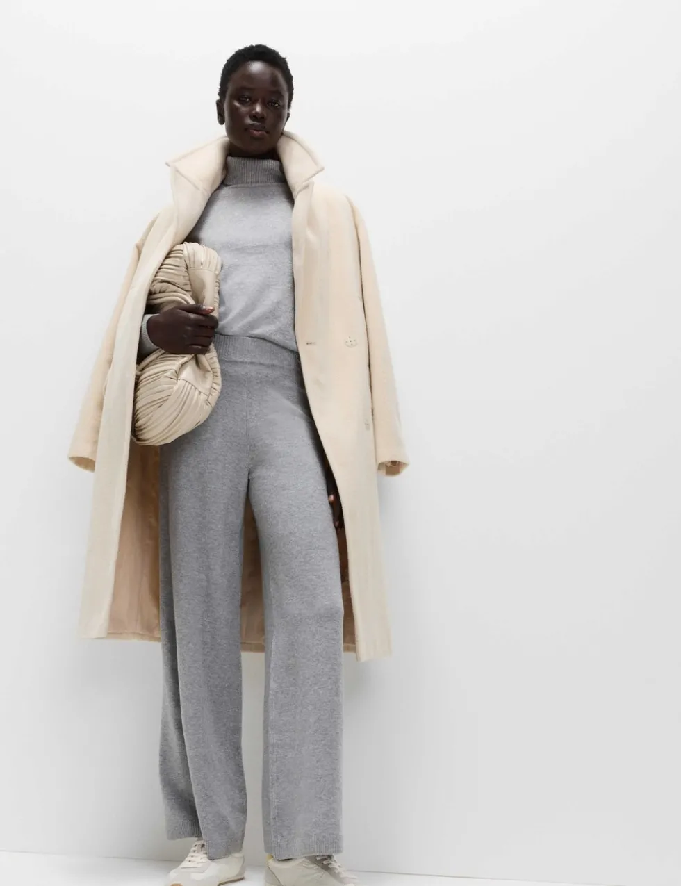 Air-Yarn Wide Leg Knitted Trousers