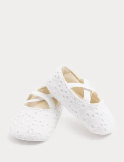 Baby Broderie Ballet Pram Shoes (0-18 Mths)