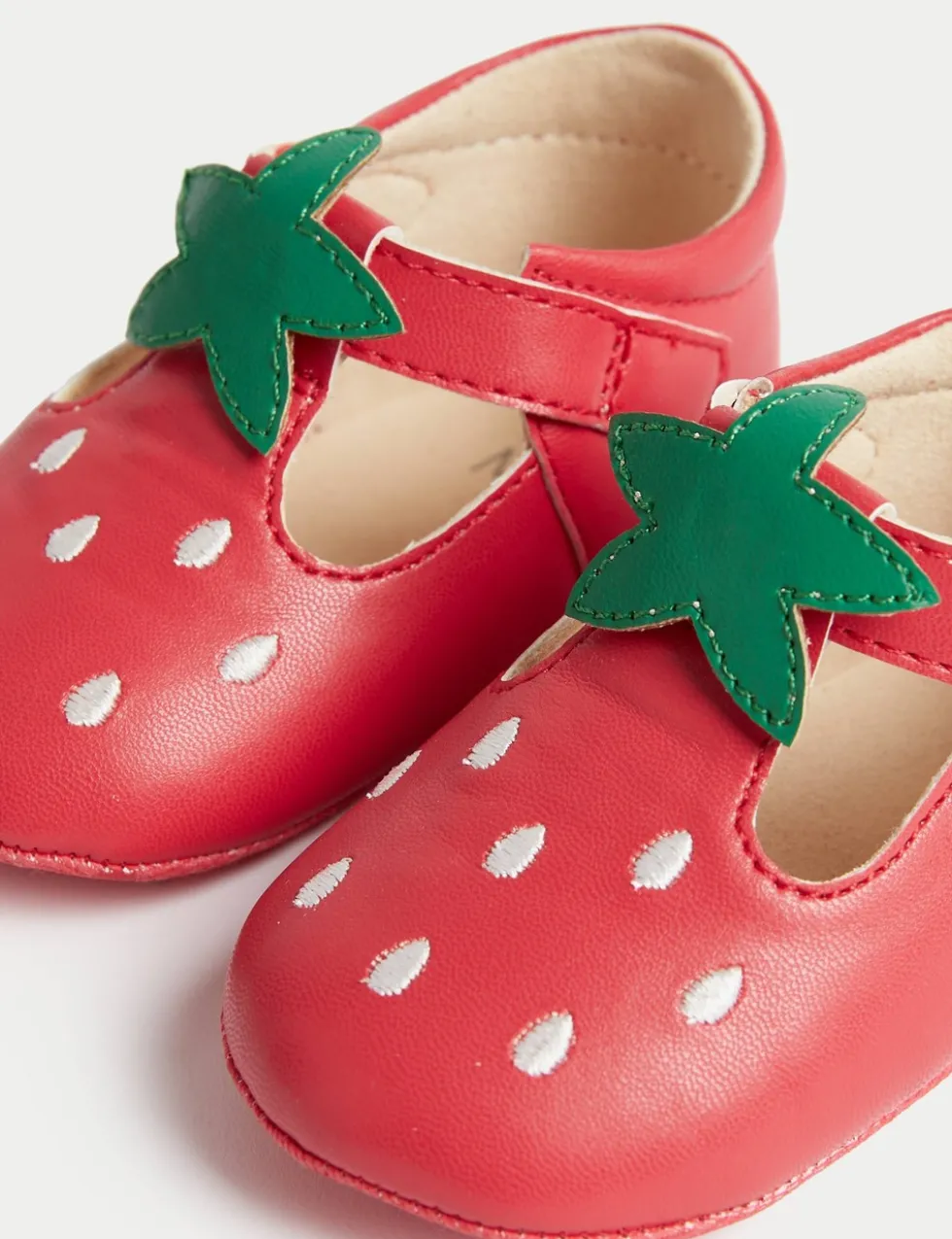 Baby Strawberry Riptape Pram Shoes (0-18 Mths)