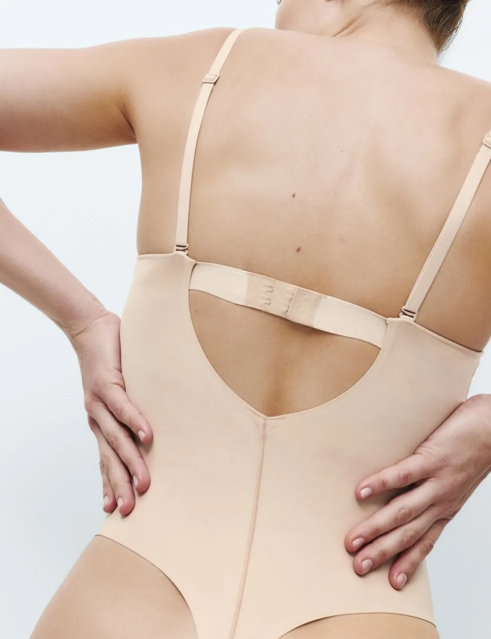 Body Invisibles™ Plunge Shaping Body (A-DD)