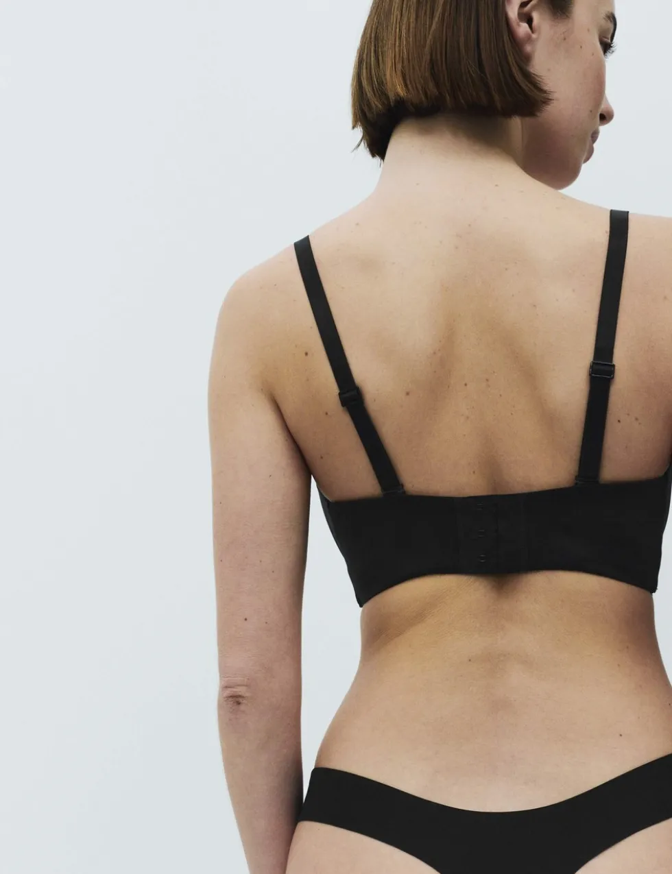 Body Invisibles™ Wired Strapless Bra (F-H)