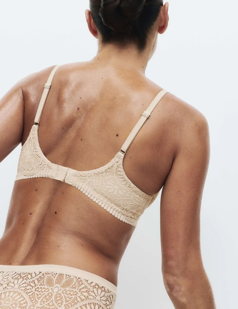 Body Soft™ Wired Plunge T-Shirt Bra A-E