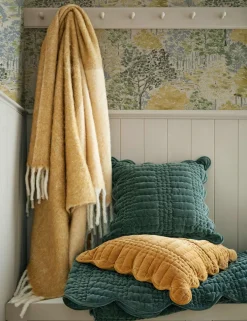 Bronwen Tassled Throw with Wool
