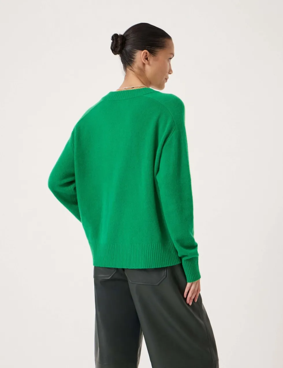 Cashmere Rich V-Neck Jumper