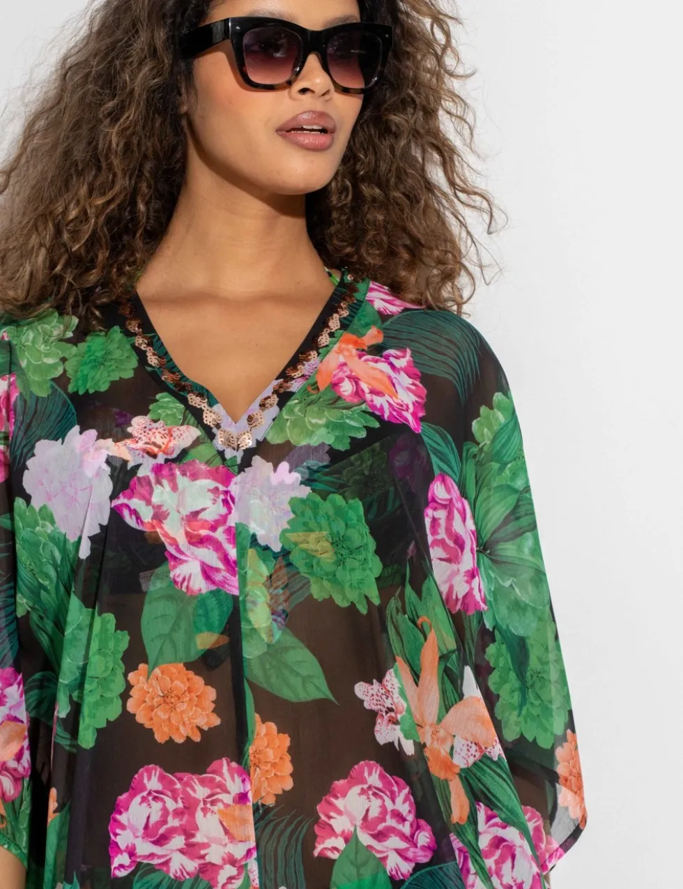Chiffon V Neck Embellished Kaftan