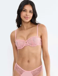 Comfort Allure Lace Wired Push-Up Bra (B-DD)