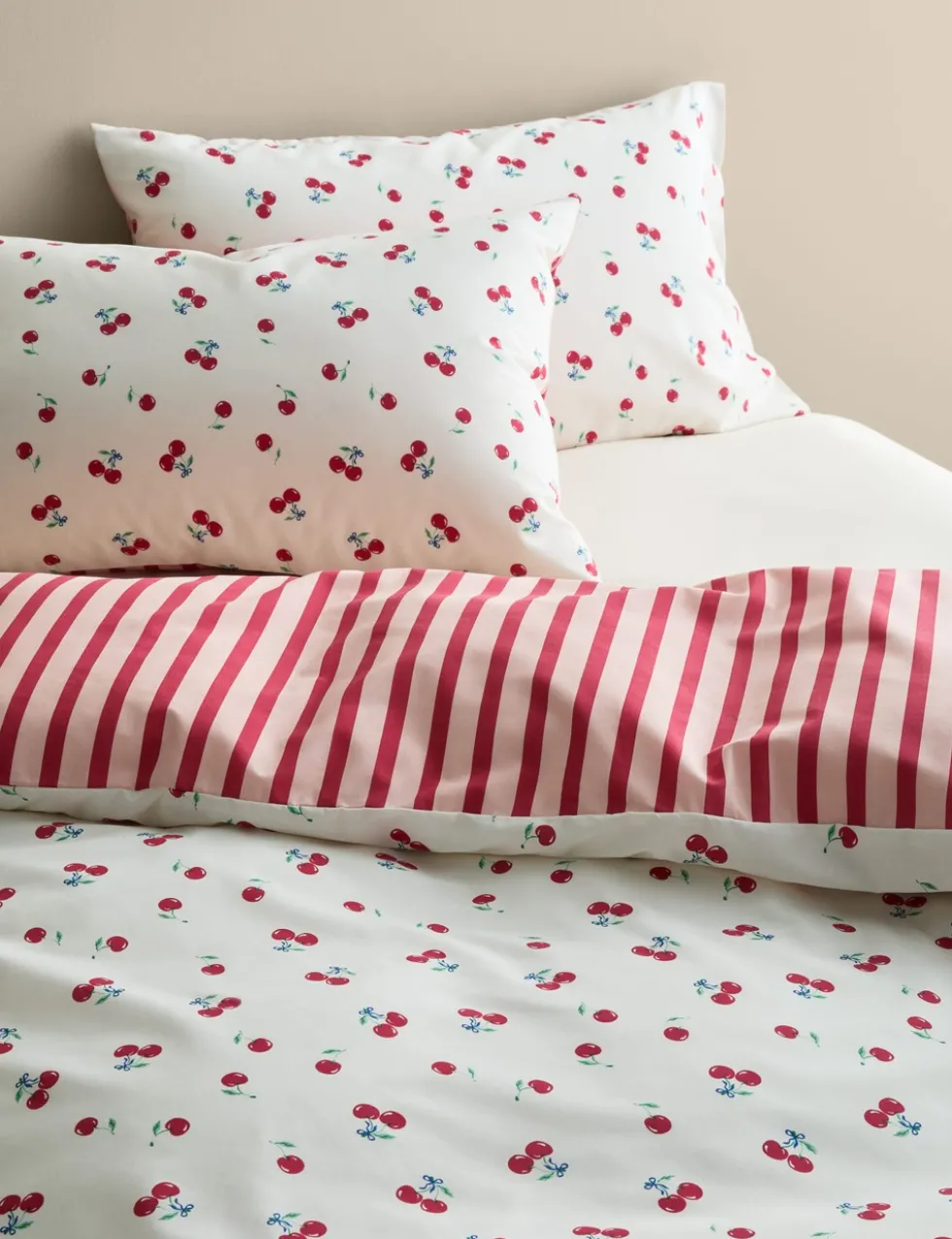 Cotton Blend Cherries Reversible Bedding Set