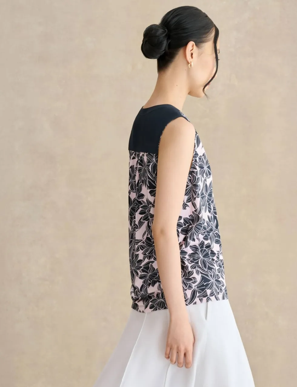 Cotton Blend Floral V-Neck Vest