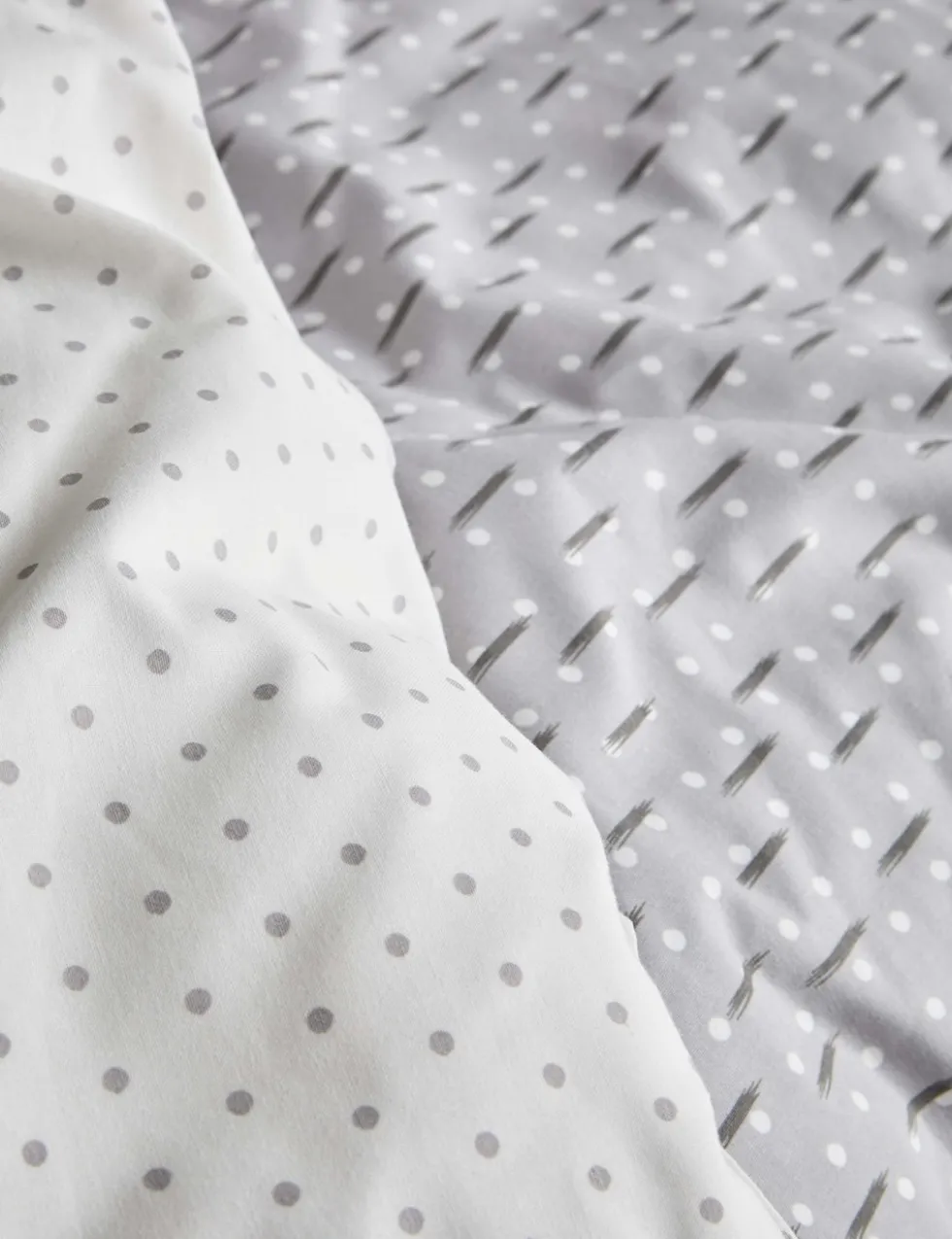 Cotton Blend Spotty Bedding Set