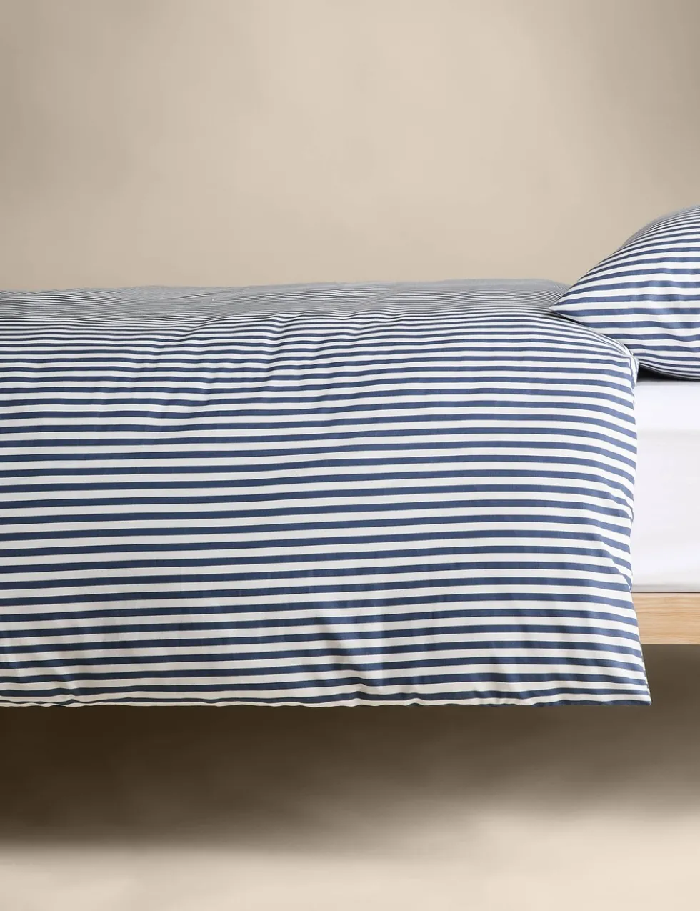 Cotton Blend Striped Bedding Set