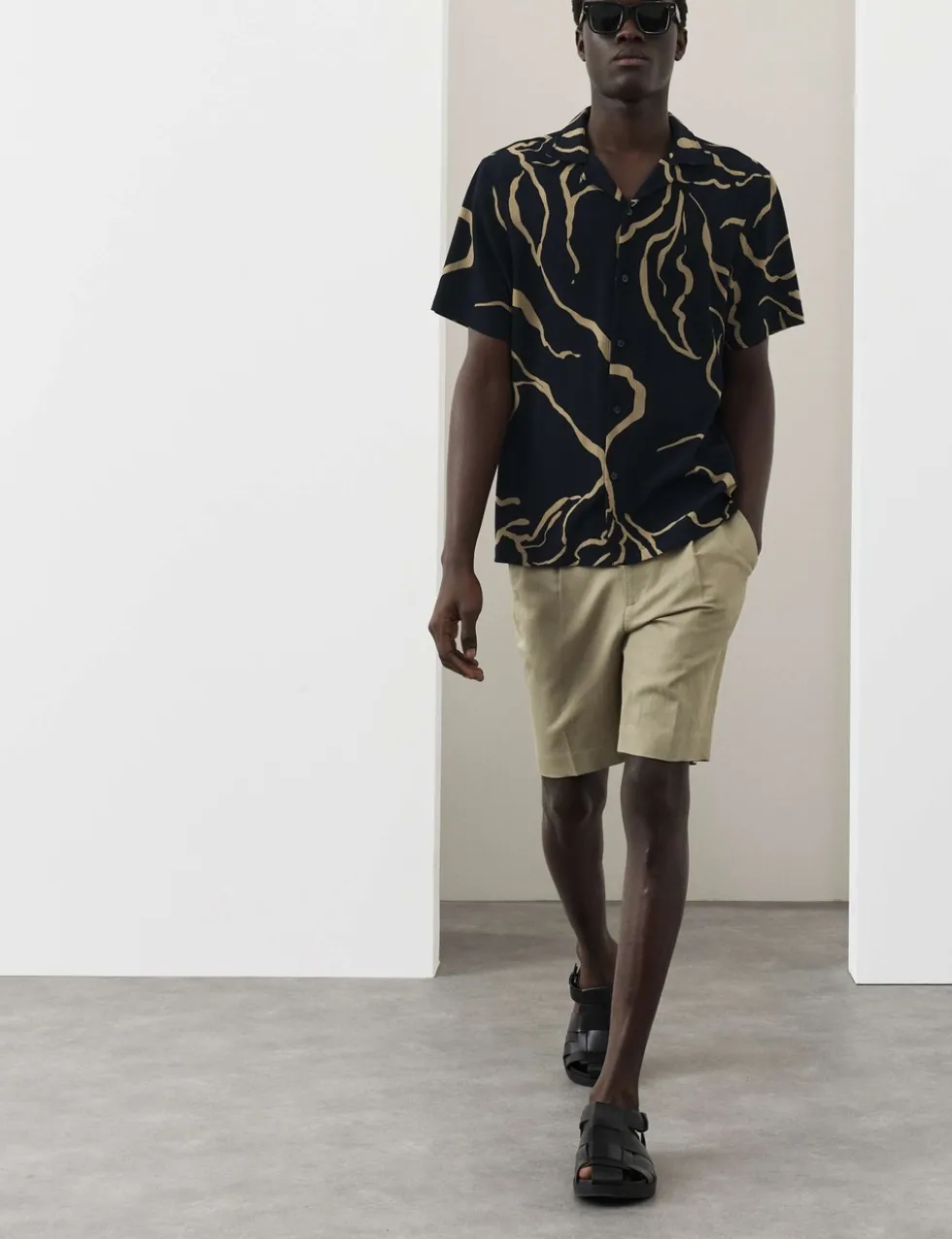 Cotton Linen Blend Pleat Front Shorts