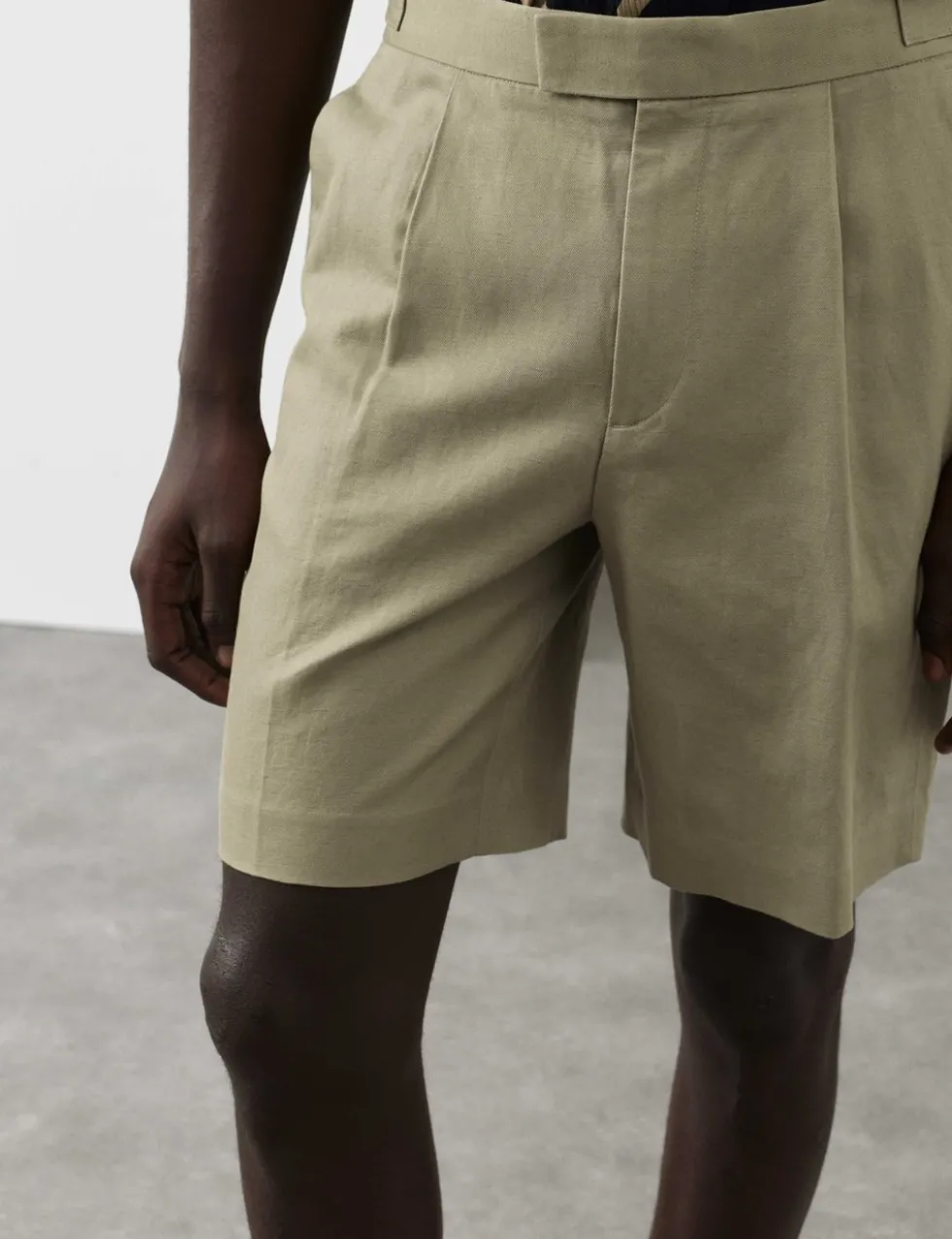 Cotton Linen Blend Pleat Front Shorts