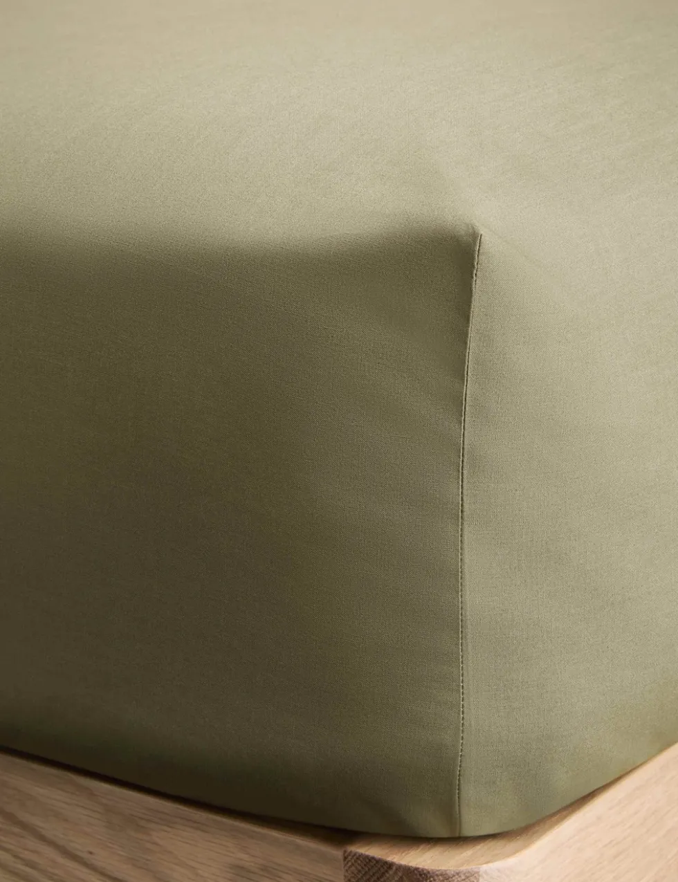 Cotton Rich Extra Deep Fitted Sheet