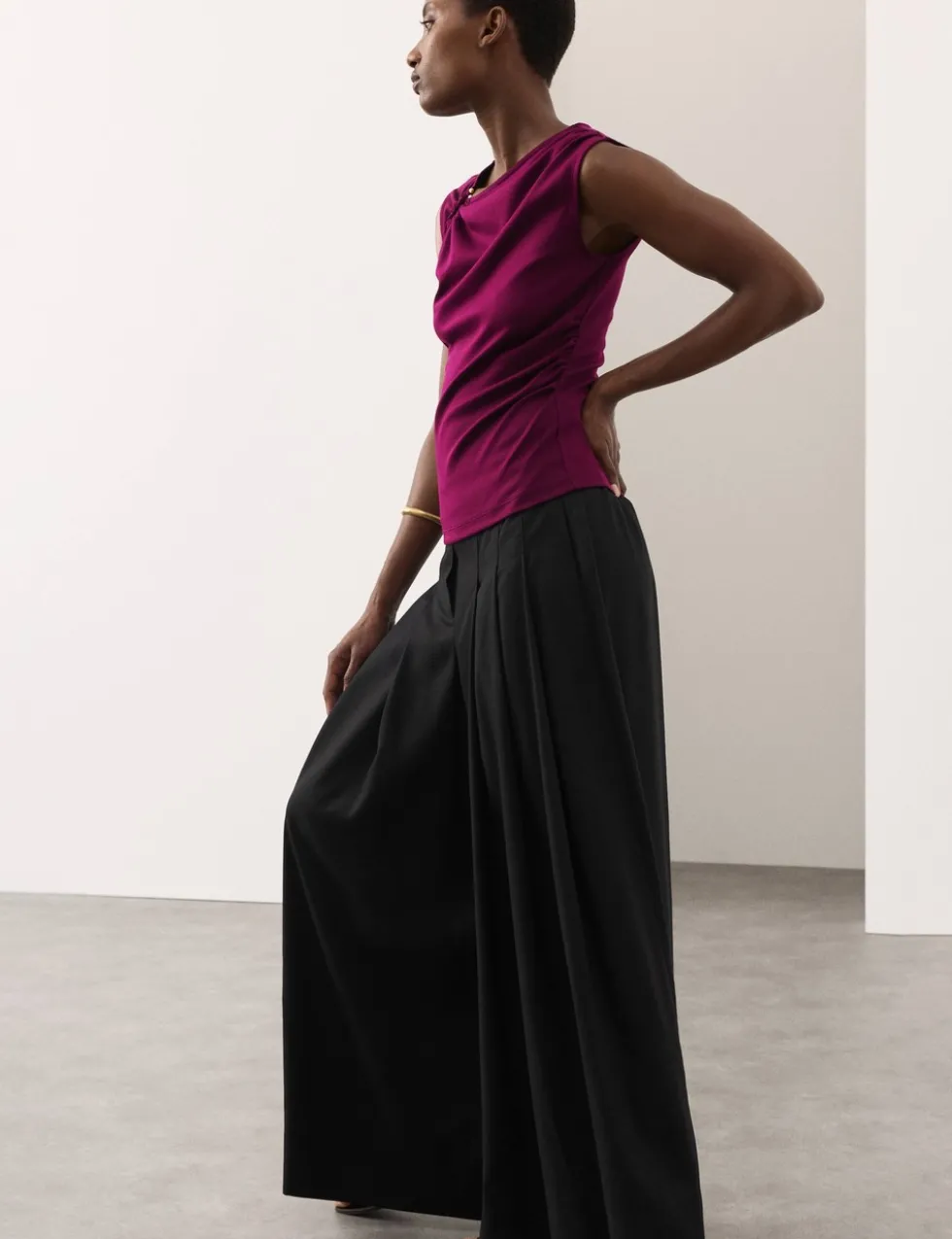 Cotton Rich Ruched Hardware Detail Top