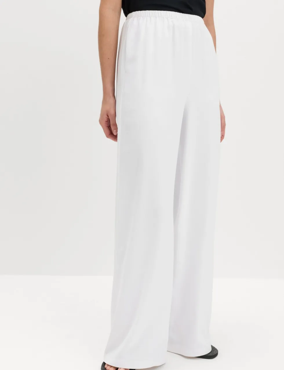 Crepe Elasticated Waist Wide Leg Trousers