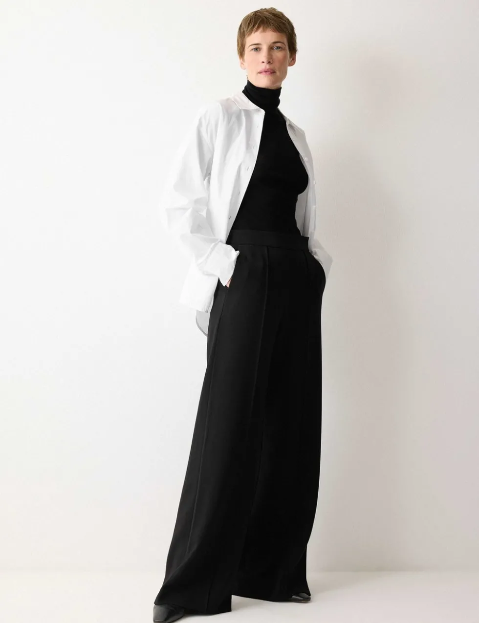 Crepe Pintuck Detail Wide Leg Trousers