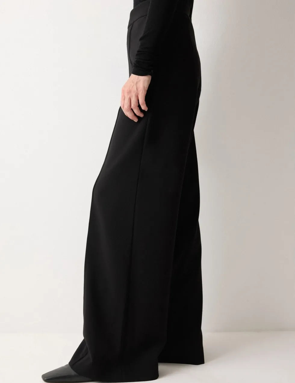 Crepe Pintuck Detail Wide Leg Trousers