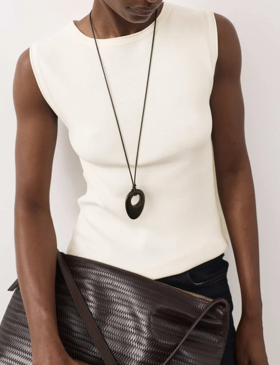 Crew Neck Fitted Knitted Vest