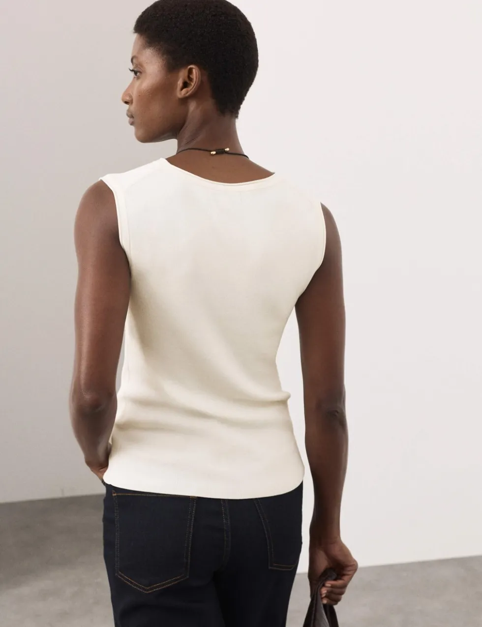 Crew Neck Fitted Knitted Vest