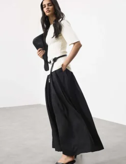 Crew Neck Peplum Knitted Top