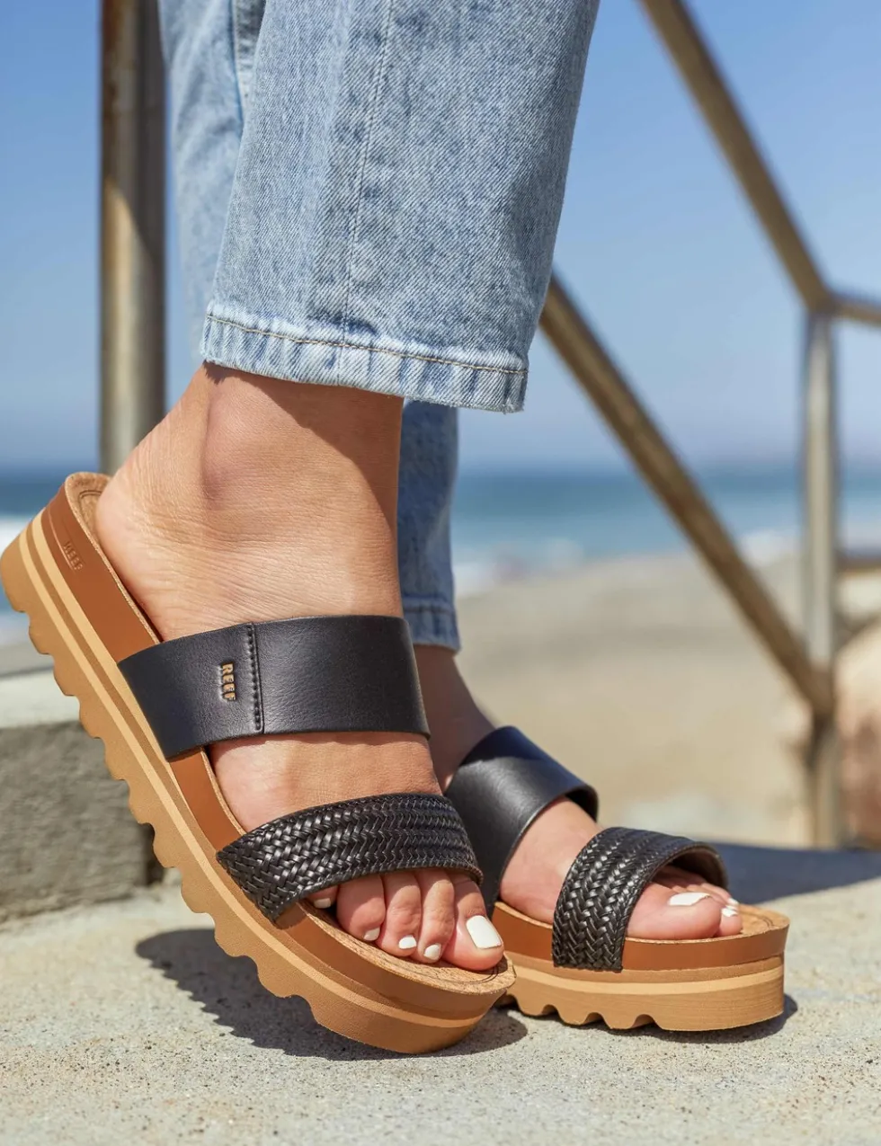 Cushion Vista Hi Flatform Sandals
