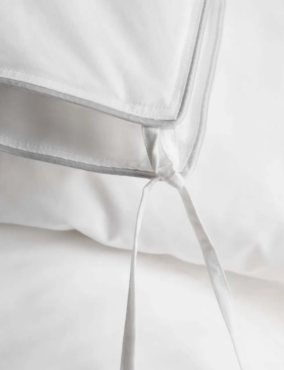 Deluxe Hungarian Goose Feather & Down 13.5 Tog All Seasons 3-in-1 Duvet