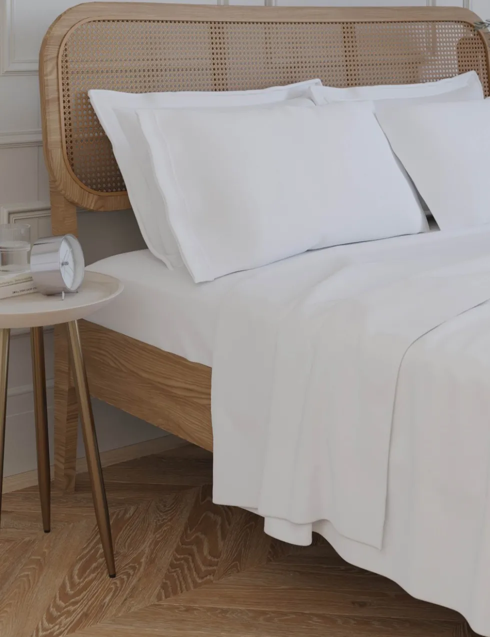 Egyptian Cotton 230 Thread Count Crisp Flat Sheet