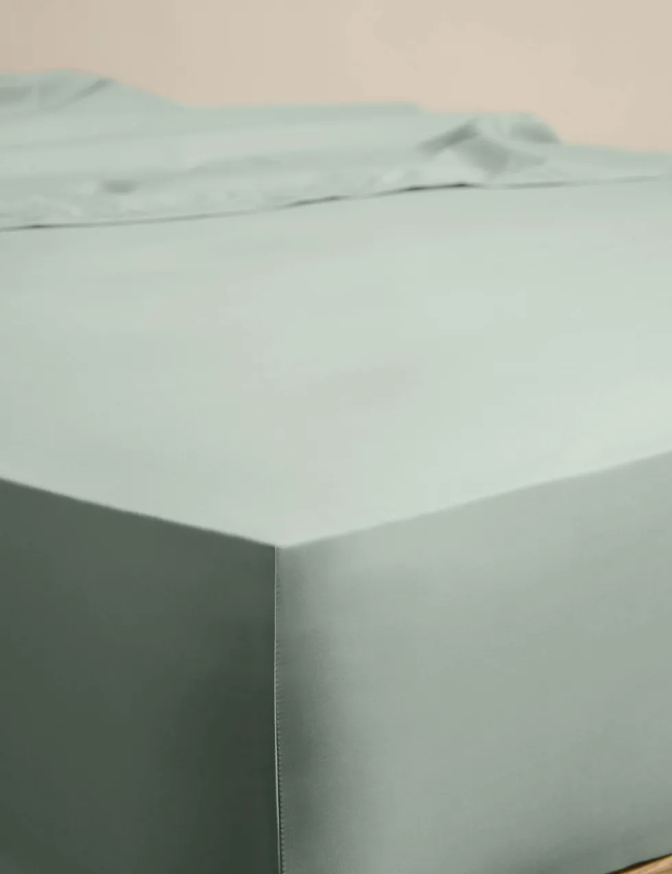 Egyptian Cotton 230 Thread Count StayPut Fitted Sheet