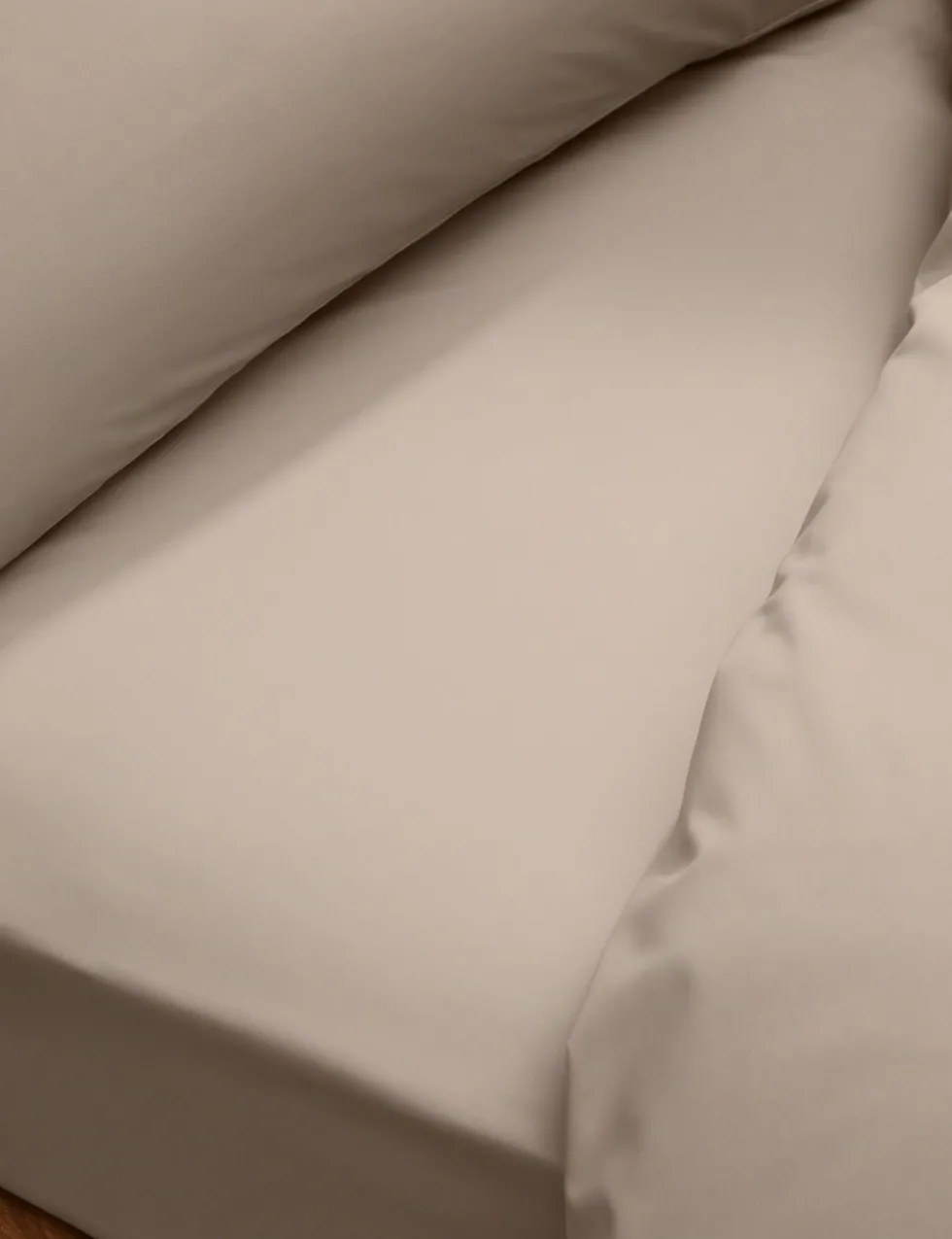 Egyptian Cotton 230 Thread Count Crisp Extra Deep Fitted Sheet