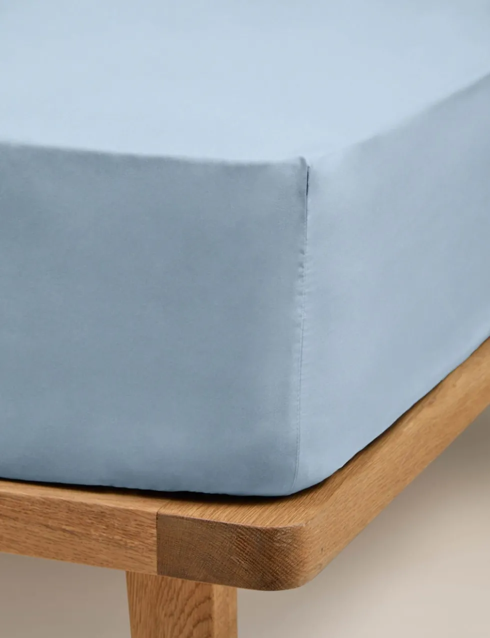 Egyptian Cotton 230 Thread Count Crisp Extra Deep Fitted Sheet