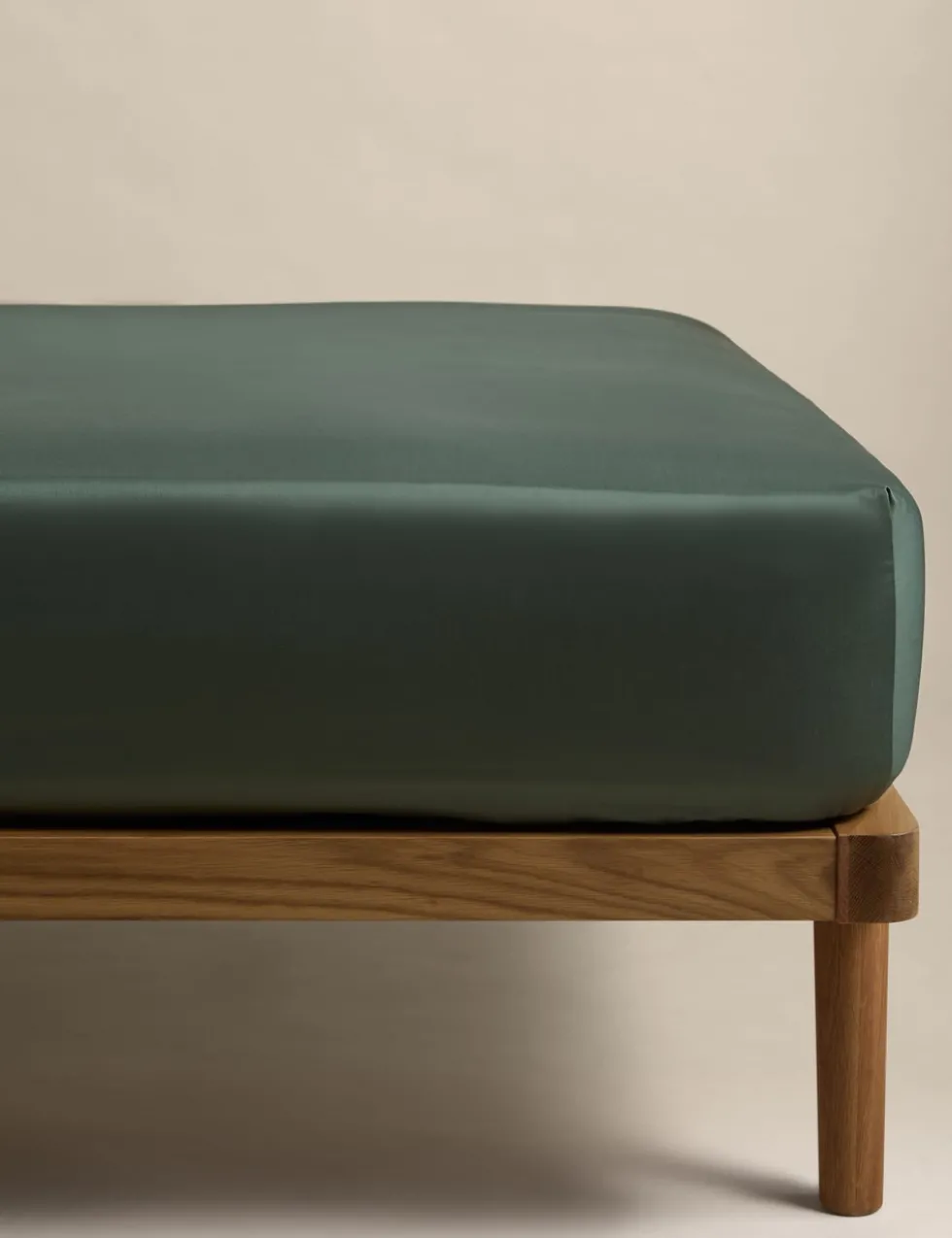 Egyptian Cotton Sateen 400 Thread Count Extra Deep Fitted Sheet