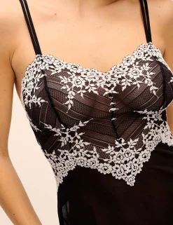 Embrace Floral Lace Short Chemise
