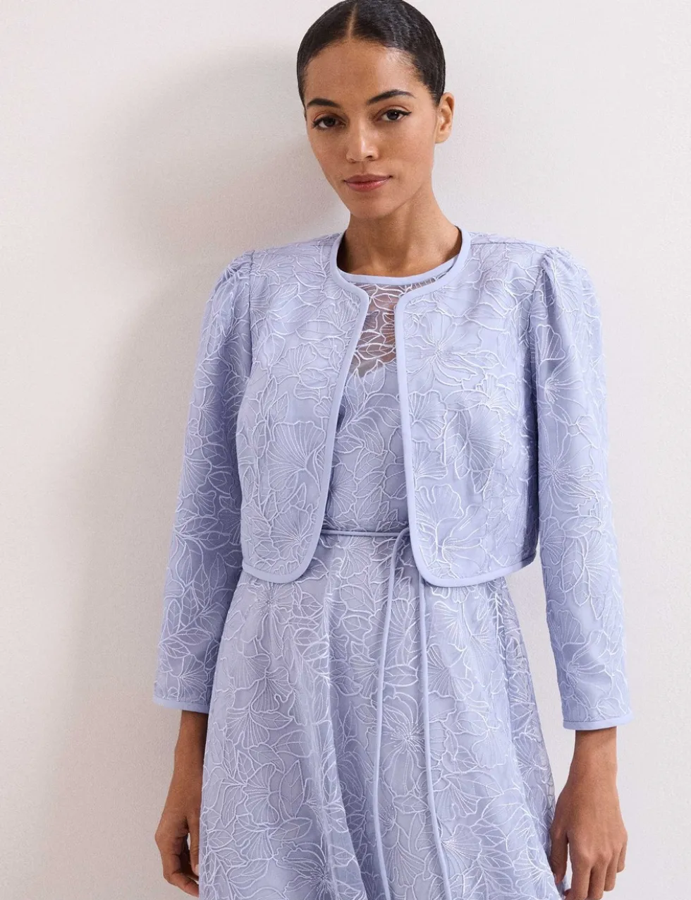Embroidered Collarless Short Jacket