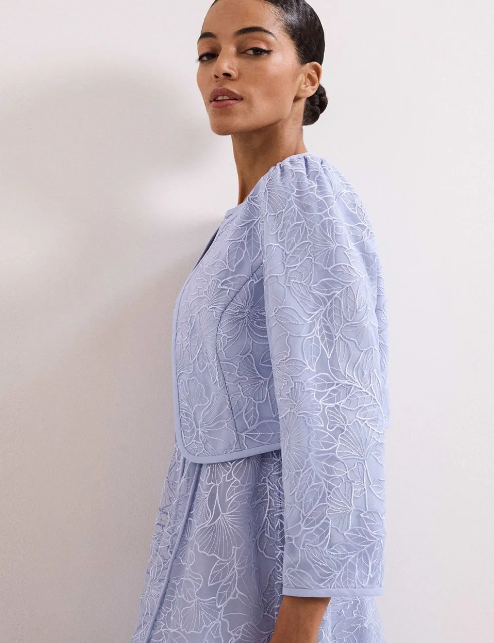 Embroidered Collarless Short Jacket