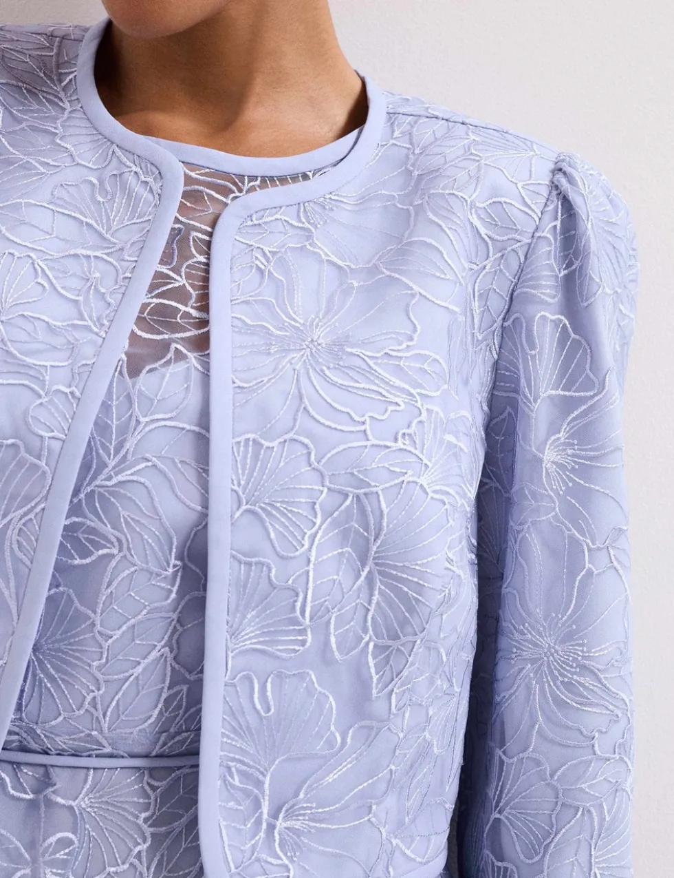 Embroidered Collarless Short Jacket