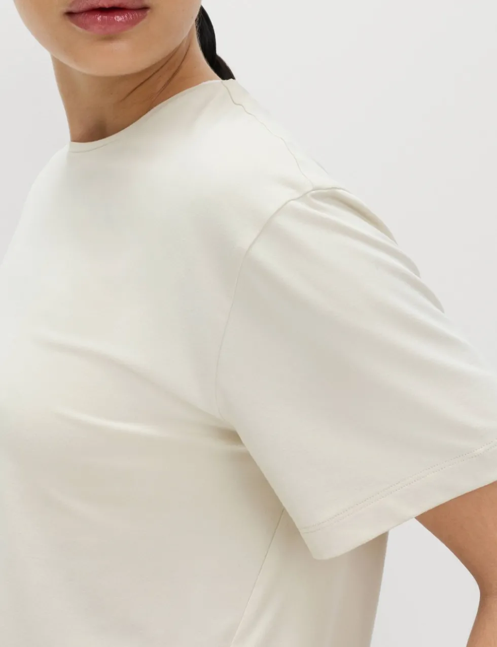 Essential Round Neck Boxy T-Shirt