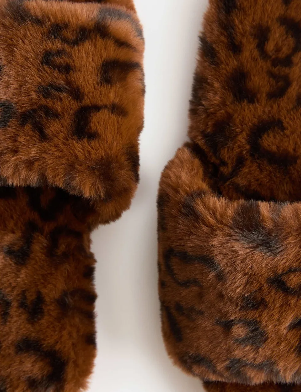 Faux Fur Leopard Print Open Toe Mule Slippers