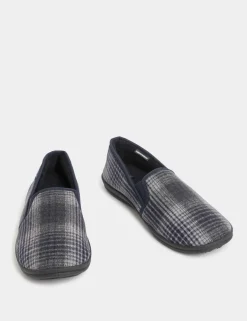 Fleece Lined Slippers with Freshfeetâ„¢