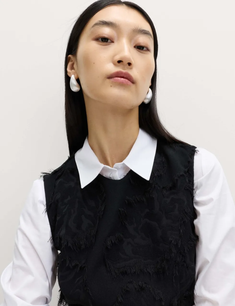 Floral Jacquard Fringed V-Neck Tailored Top