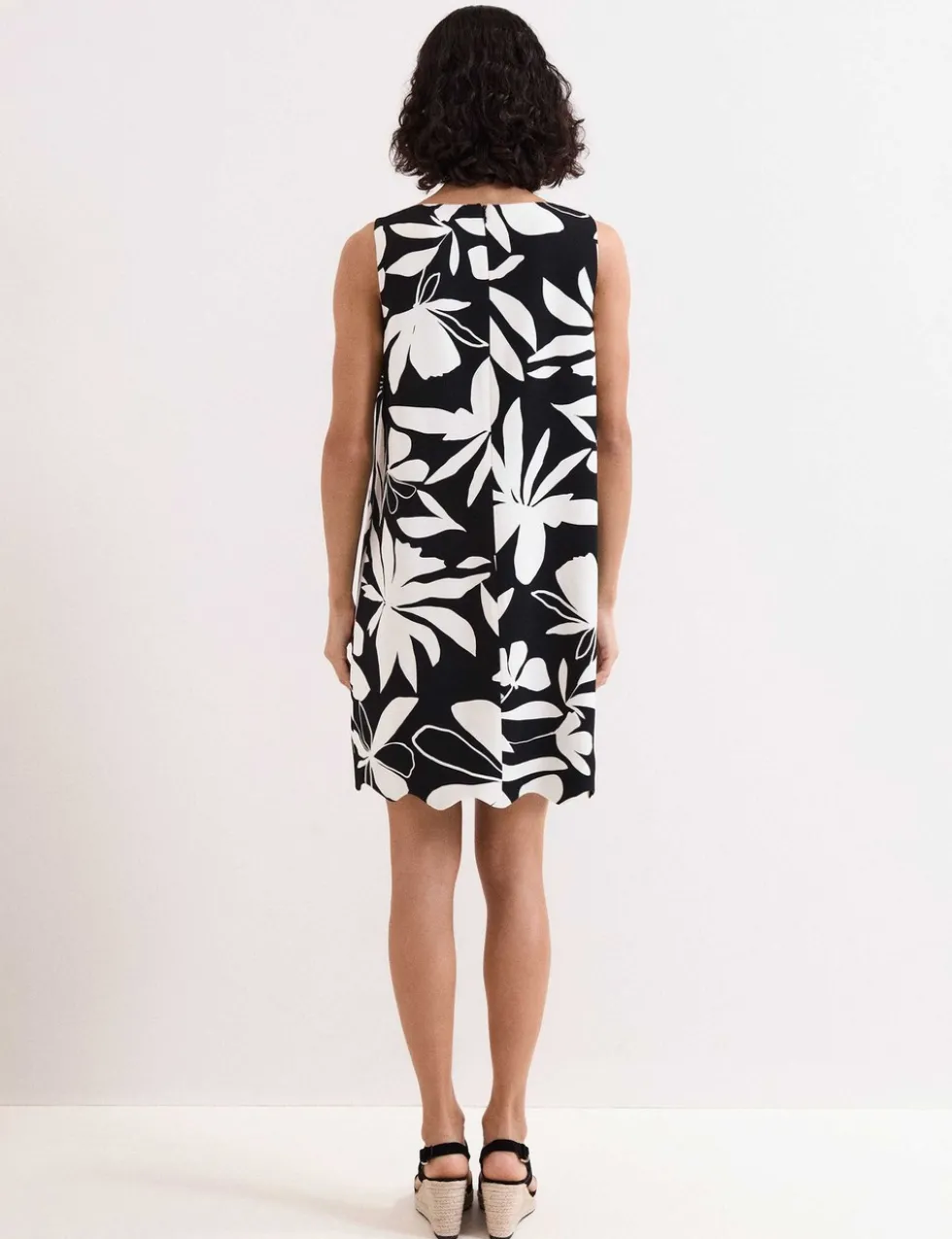Floral Round Neck Mini Shift Dress