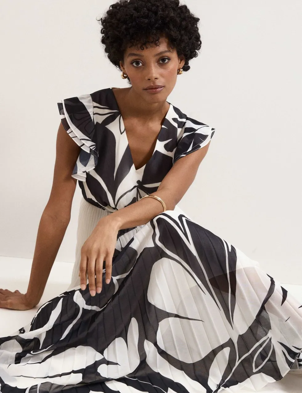 Floral V-Neck Pleated Maxi Skater Dress