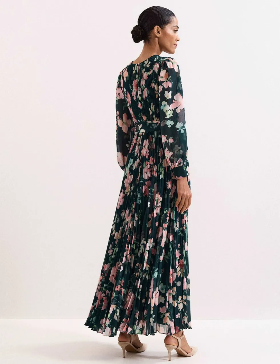 Floral V-Neck Pleated Maxi Tea Dress