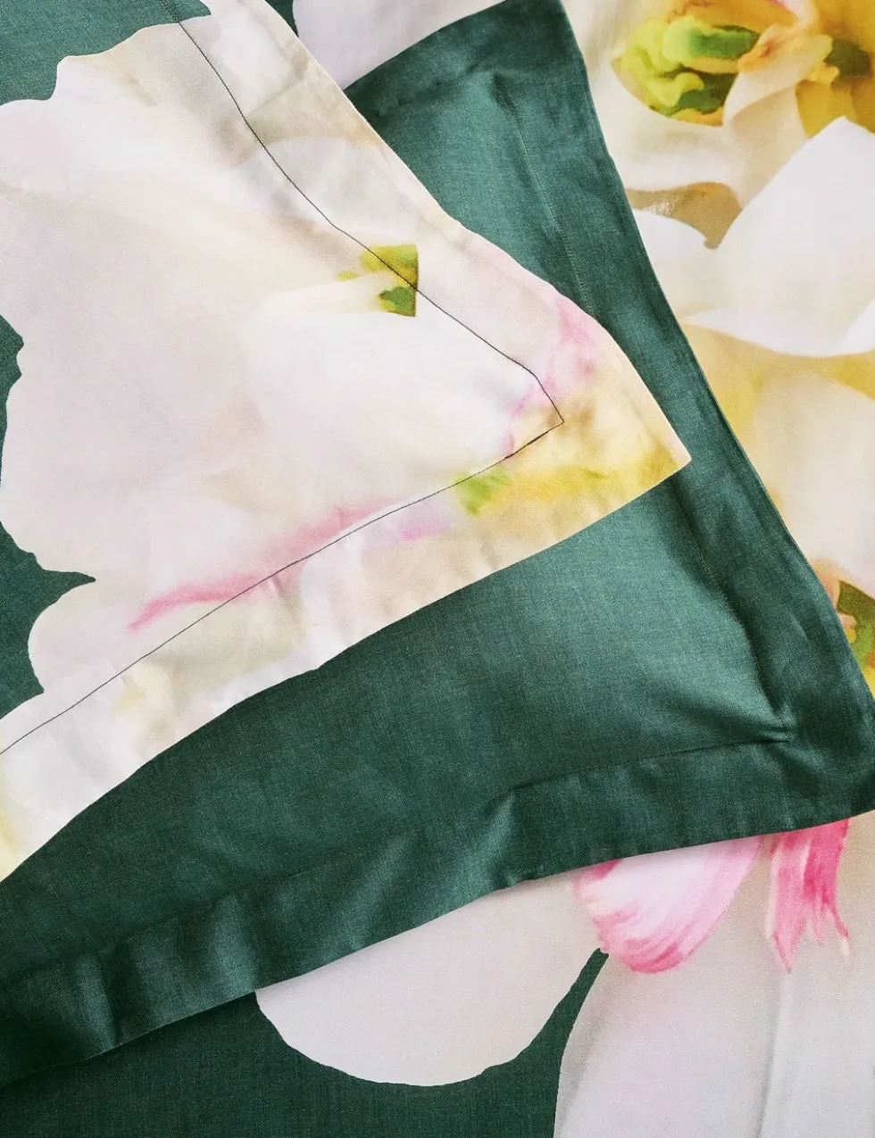 Gardenia Flowers Bedding Set