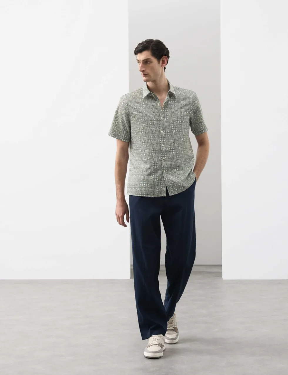 Geometric Print Short Sleeve Shirt