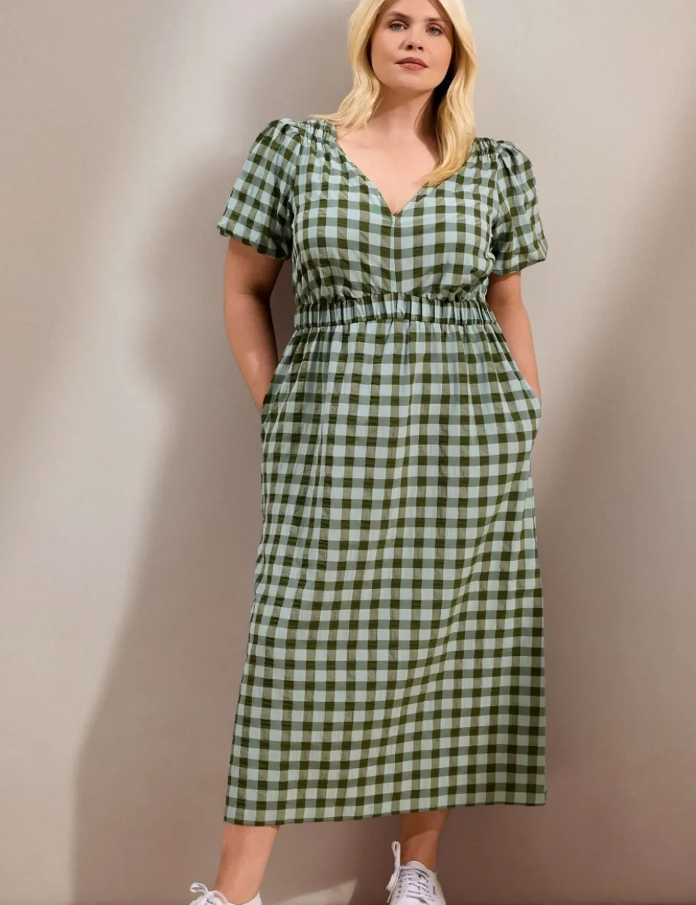 Gingham V-Neck Puff Sleeve Midaxi Waisted Dress