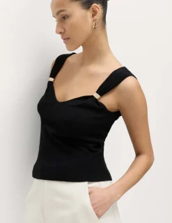 Hardware Detail Slim Fit Cropped Knitted Vest